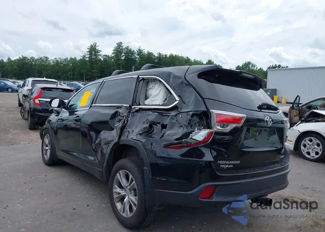 2015 Toyota Highlander Le Plus V6 из США, поврежденный, VIN 5TDBKRFH1FS217387